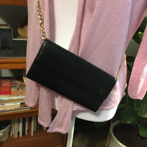 LOUIS VUITTON Epi Long Wallet with LV Logo in Black Leather Authentic Like New - Picture 15 of 15
